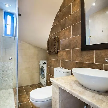 Villa Forget Me Not No 2 *